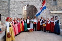 OJ DIVOJKO, DIŽI SE IZ DVORA, PIROVAC, LIPANJ 2013. - Najbolje u Hrvatskoj 
