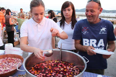 SVEHRVATSKI ENO-EKO-GASTRO-ETNO STOL, LIPANJ 2014. - Najbolje u Hrvatskoj 