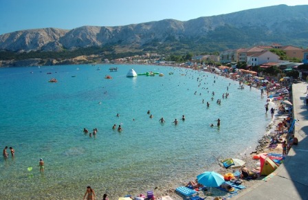BAŠKA – POZNATA PO PREDIVNIM ŠLJUNČANIM PLAŽAMA - Najbolje u Hrvatskoj 