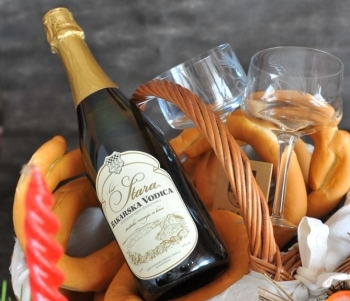 STARA BAKARSKA VODICA – PRIRODNO PJENUŠAVO VINO - Najbolje u Hrvatskoj 