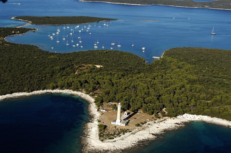 ZNAČAJNI KRAJOBRAZ – SJEVEROZAPADNI DIO DUGOG OTOKA (PUNTA BIANCA – SVJETIONIK VELI RAT, UVALA SAKARUN) - Najbolje u Hrvatskoj 