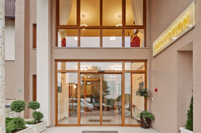 Odmor na Plitvičkim jezerima!  Provedite 3 dana udvoje u Hotelu Degenija**** - Najbolje u Hrvatskoj 