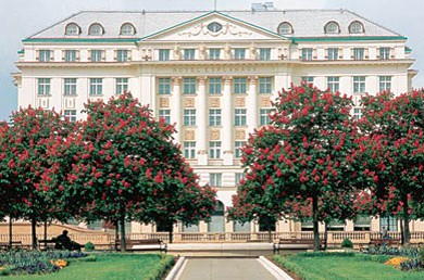 GLAVNI KOLODVOR,TRG KRALJA TOMISLAVA I HOTEL ESPLANADE - Najbolje u Hrvatskoj 