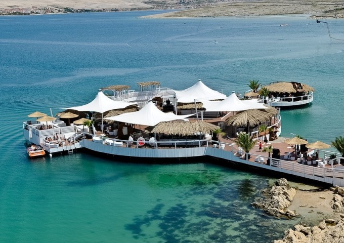NOA BEACH CLUB, KOLAN, OTOK PAG - Najbolje u Hrvatskoj 