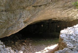 ŠPILJA NAKOVANE, POLUOTOK PELJEŠAC - Najbolje u Hrvatskoj 