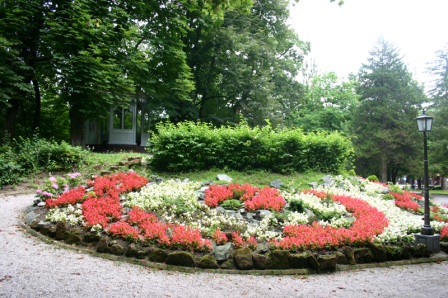 PARK OPATOVINA S OSTACIMA GOTIČKOG PORTALA CRKVE BLAŽENE DJEVICE MARIJE, TOPUSKO - Najbolje u Hrvatskoj 