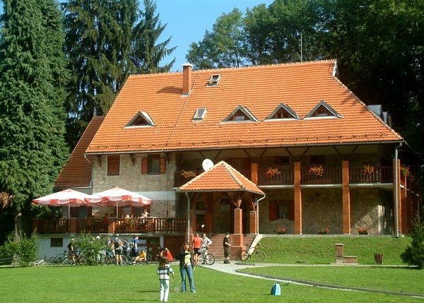 PARK ŠUMA JANKOVAC S PLANINARSKIM DOMOM - Najbolje u Hrvatskoj 